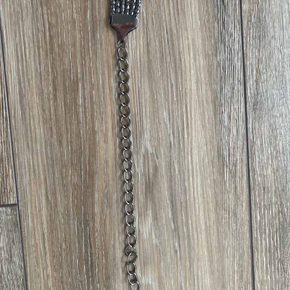 Danier Metallic Beaded Knot Belt/ woman’s one size - Picture 7 of 12